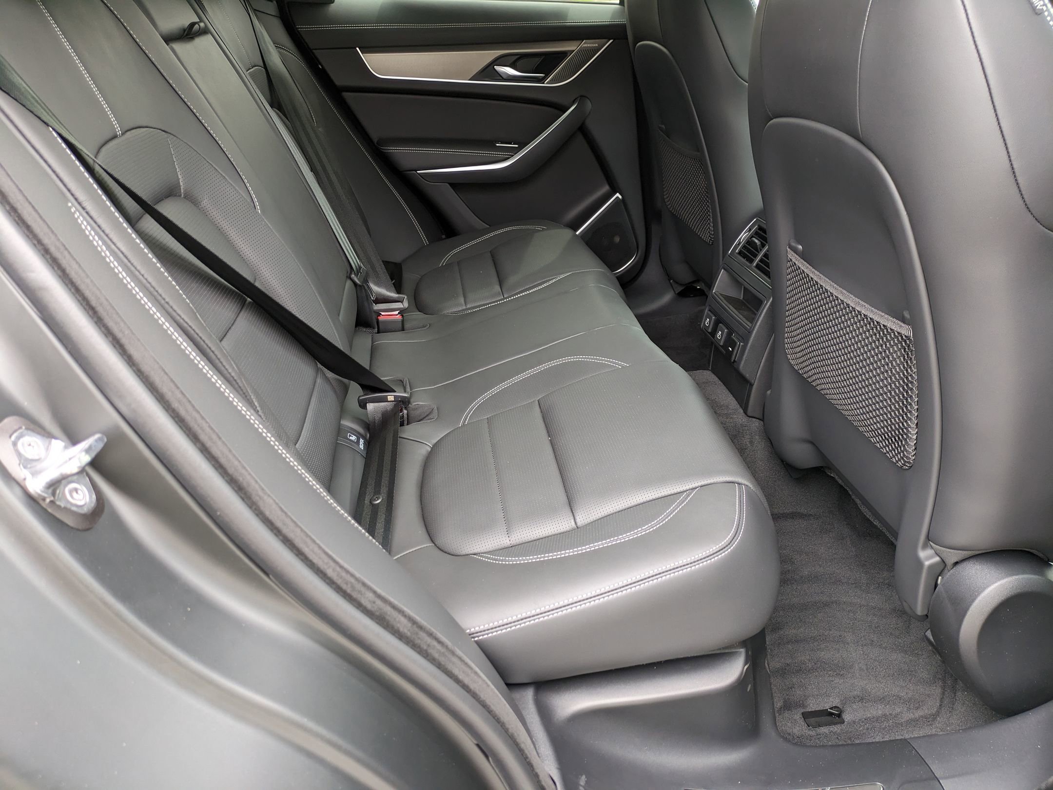 New 2026 Jaguar F-PACE R-Dynamic S image 28