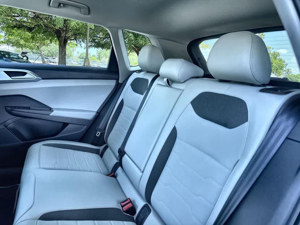 New 2026 Volkswagen Taos SE FWD image 22
