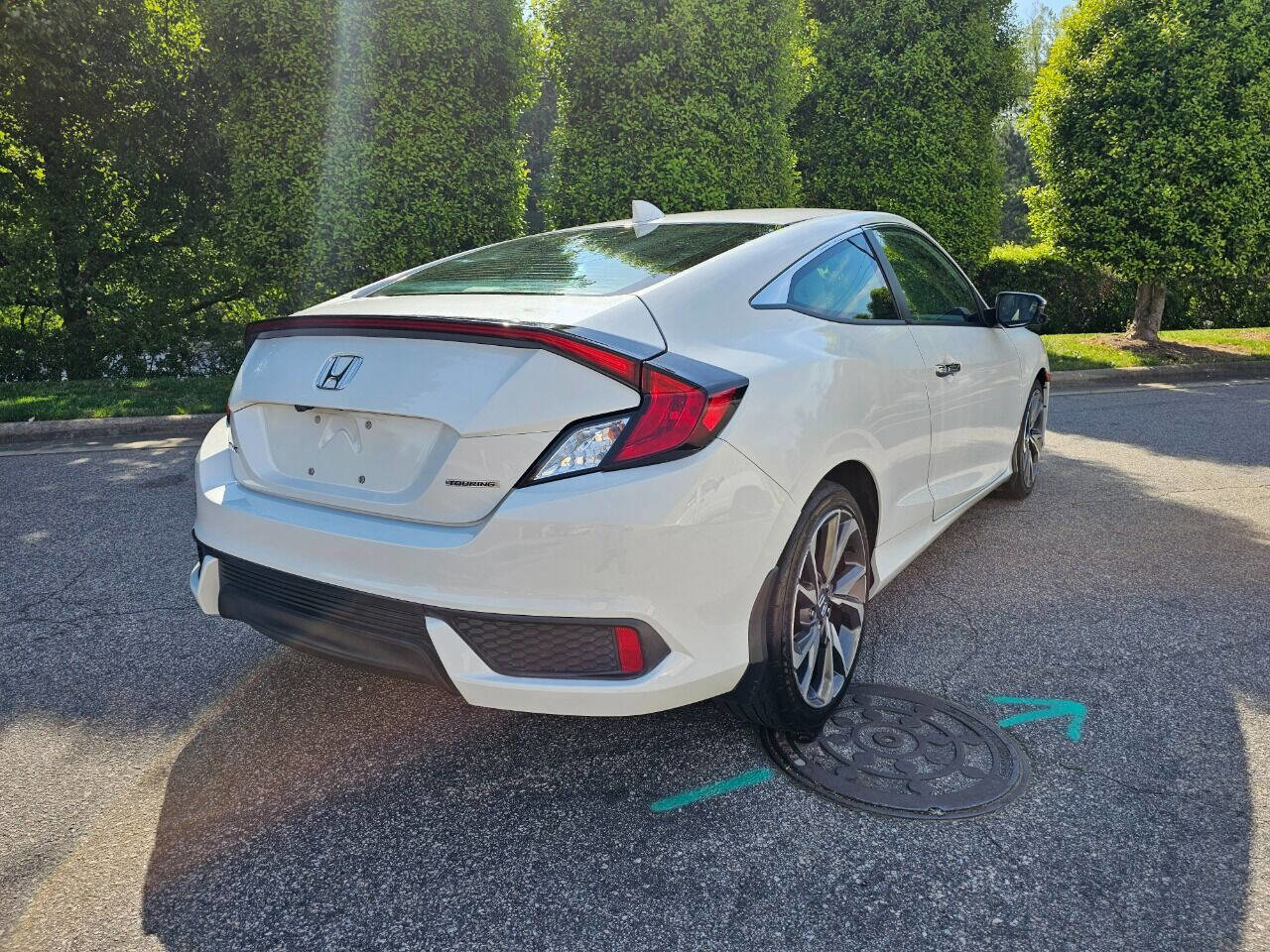 Used 2019 Honda Civic Touring image 5