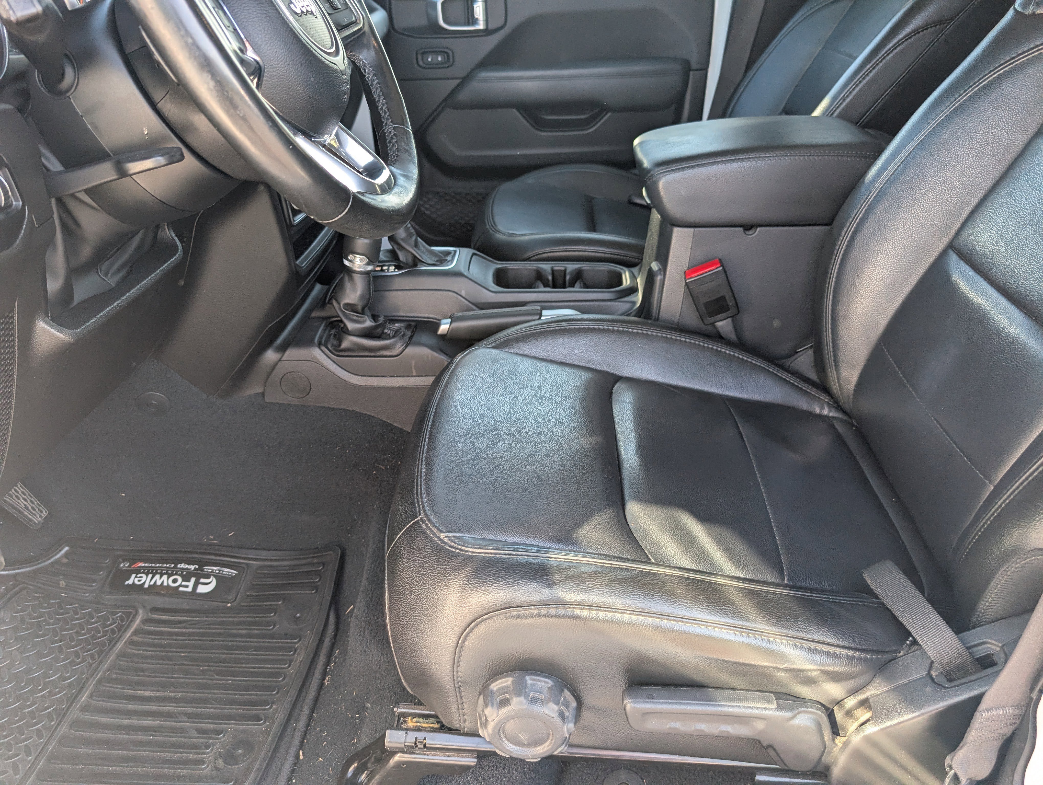 Used 2022 Jeep Wrangler Unlimited Sahara image 6