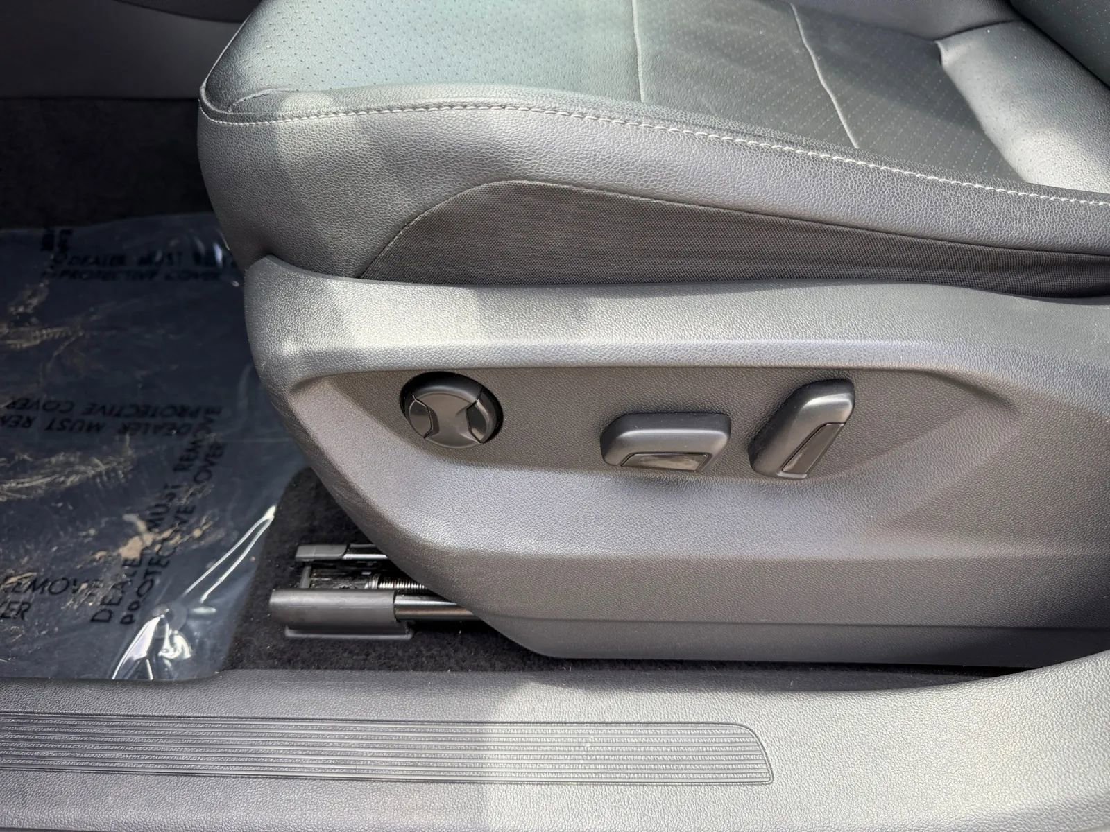 Used 2019 Volkswagen Tiguan SE image 18