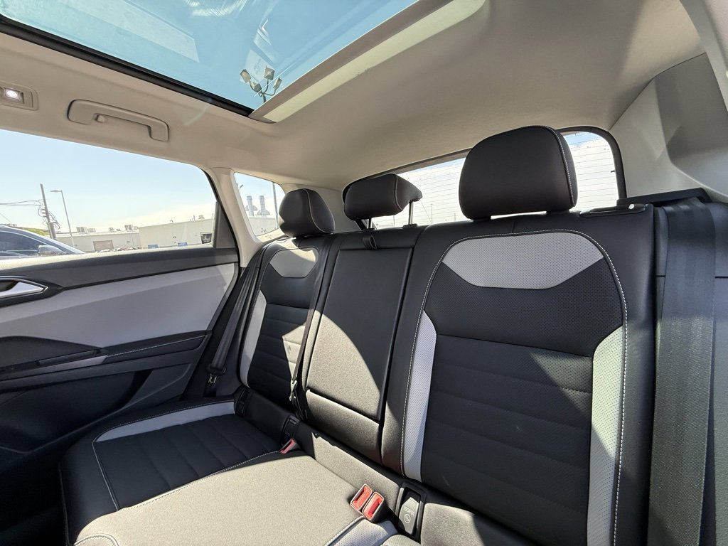 Certified 2024 Volkswagen Taos SEL image 7