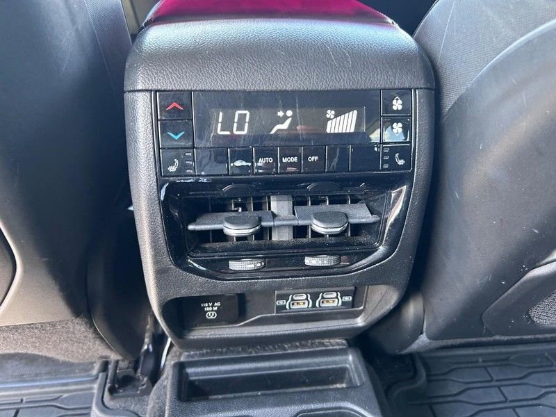 Used 2022 Jeep Grand Cherokee L Limited image 12