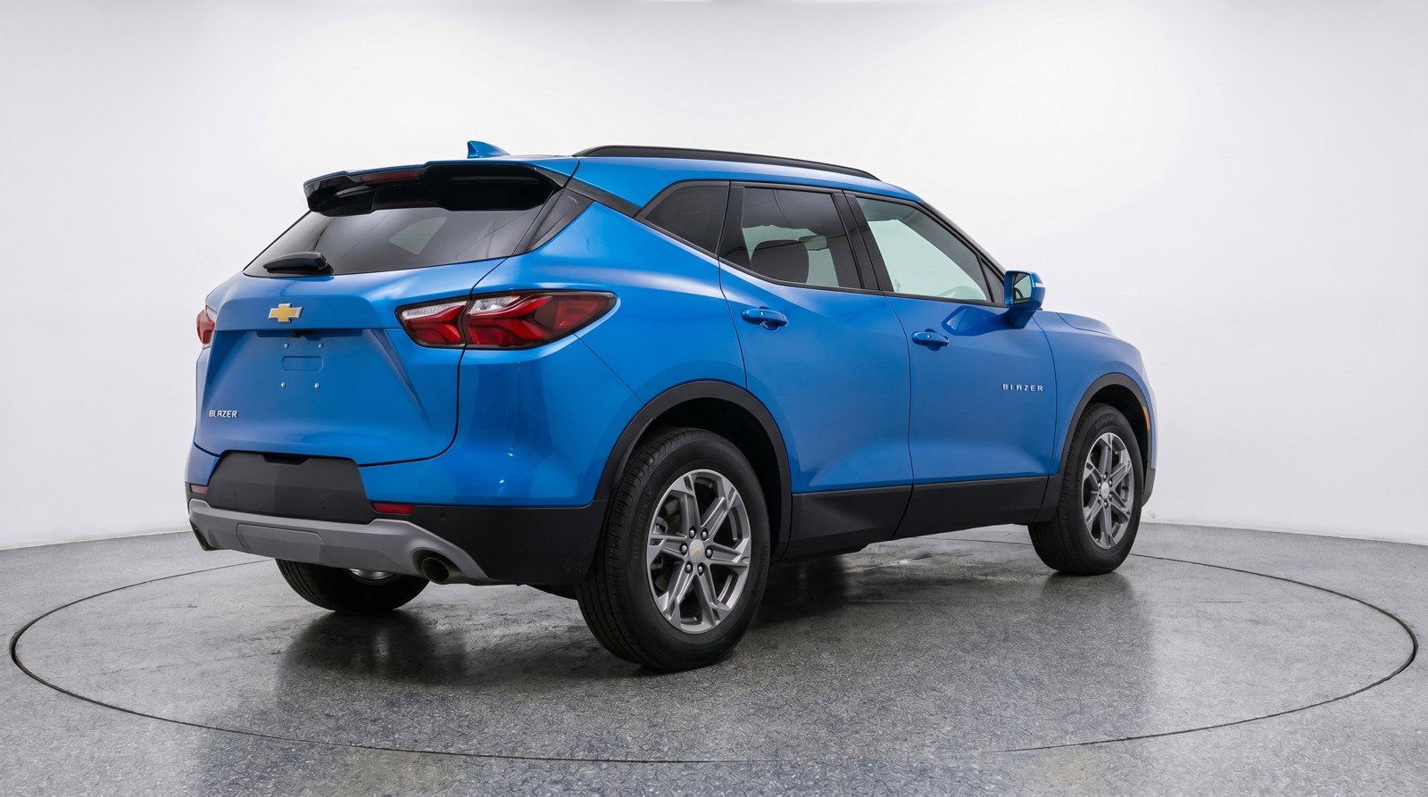 Used 2025 Chevrolet Blazer LT FWD image 9
