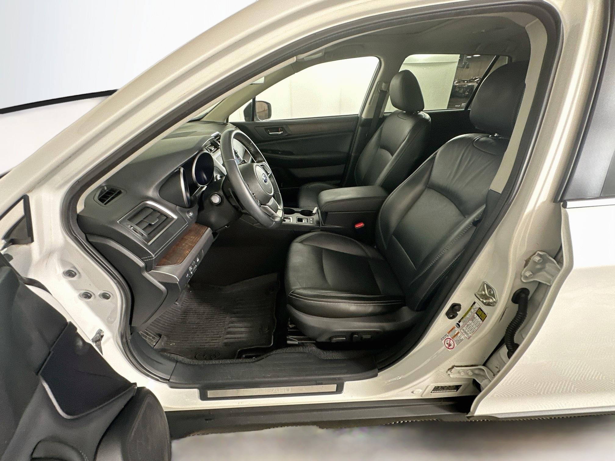 Used 2019 Subaru Outback 2.5i Limited AWD/4WD image 13