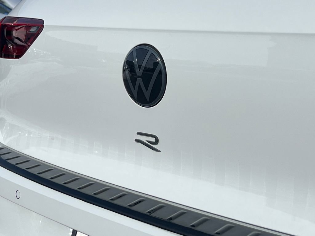 Used 2025 Volkswagen Golf R 2.0T image 7