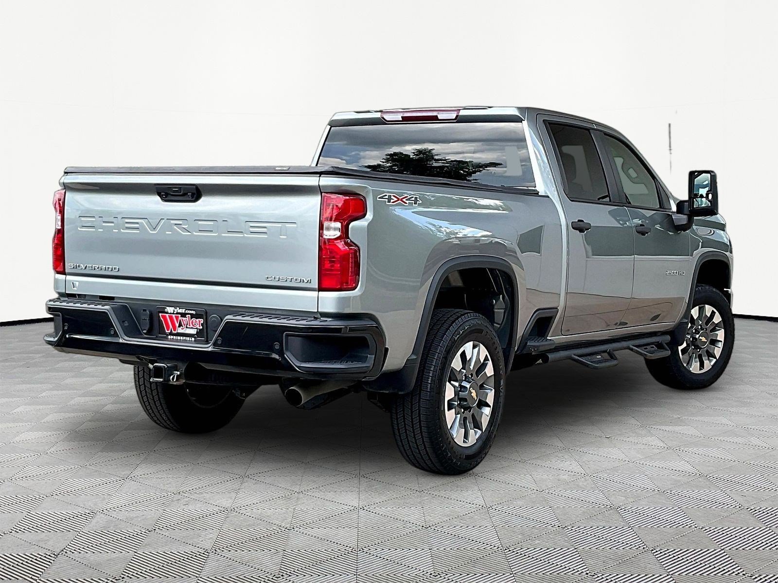 Used 2024 Chevrolet Silverado 2500 Custom w/ Custom Value Package AWD/4WD image 6