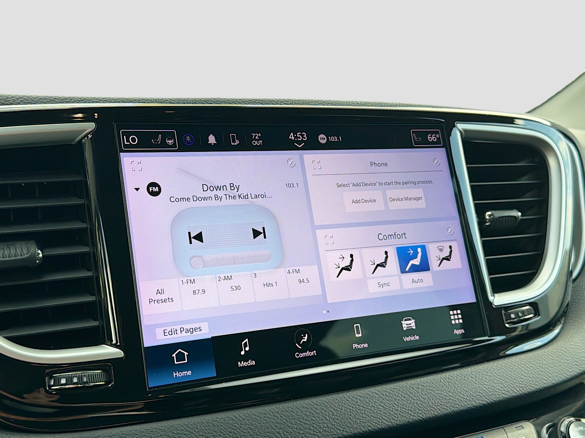 Used 2023 Chrysler Pacifica Touring-L FWD image 9