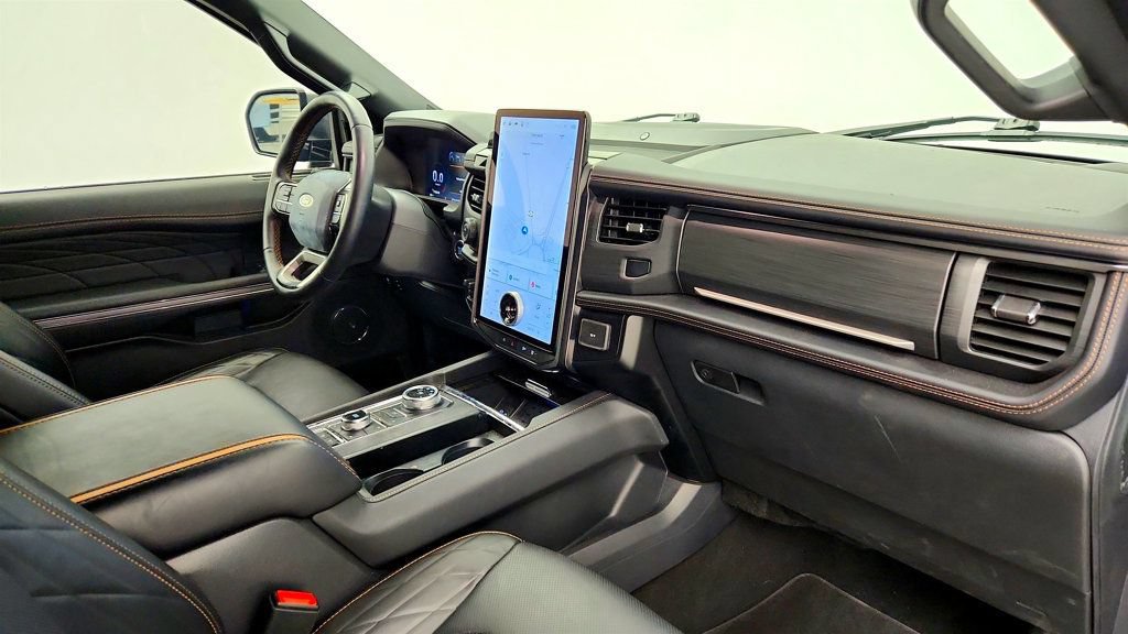 Used 2024 Ford Expedition Platinum AWD/4WD image 25