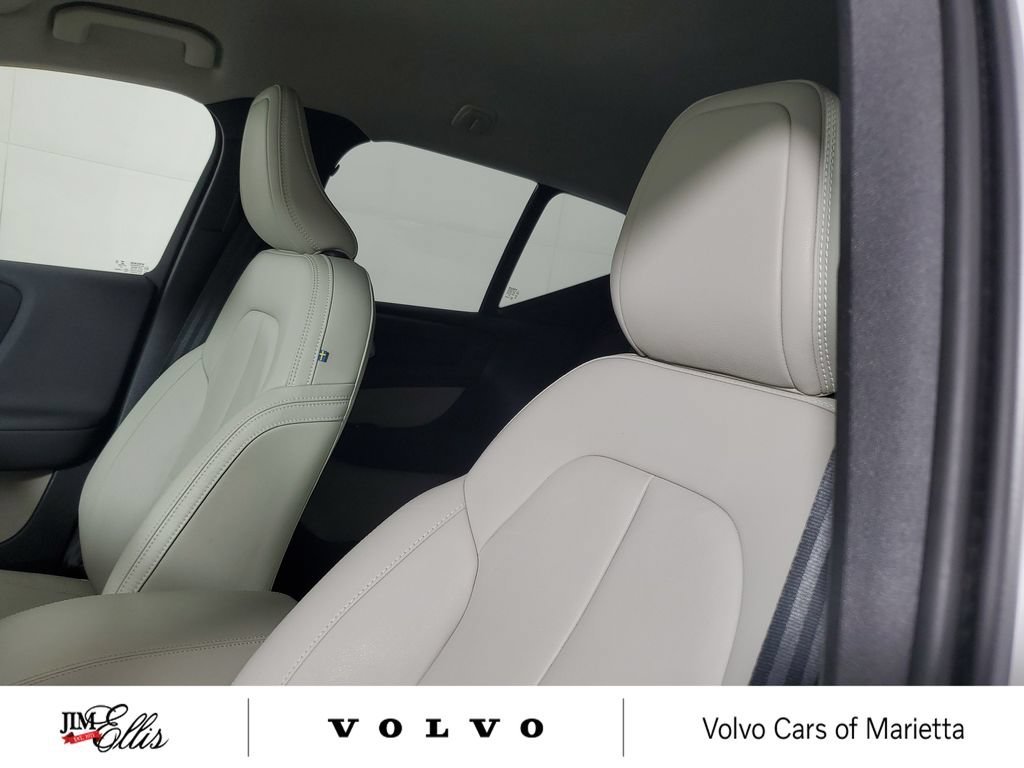 Used 2021 Volvo XC40 T5 Momentum w/ Climate Package AWD/4WD image 20