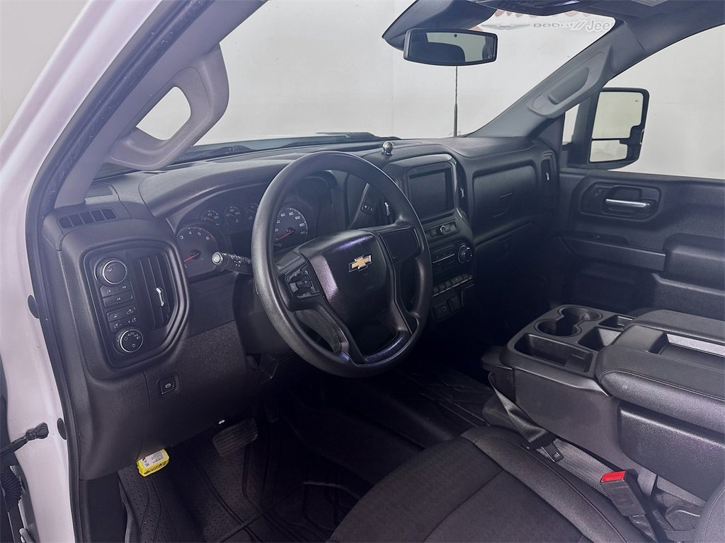 Used 2024 Chevrolet Silverado 2500 Custom w/ Custom Value Package image 30