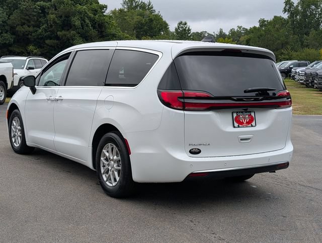 New 2027 Chrysler Pacifica Select FWD image 5