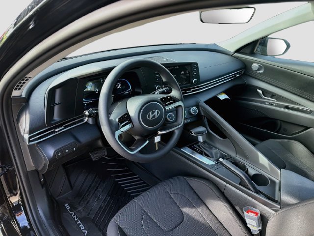 New 2026 Hyundai Elantra SE FWD image 9