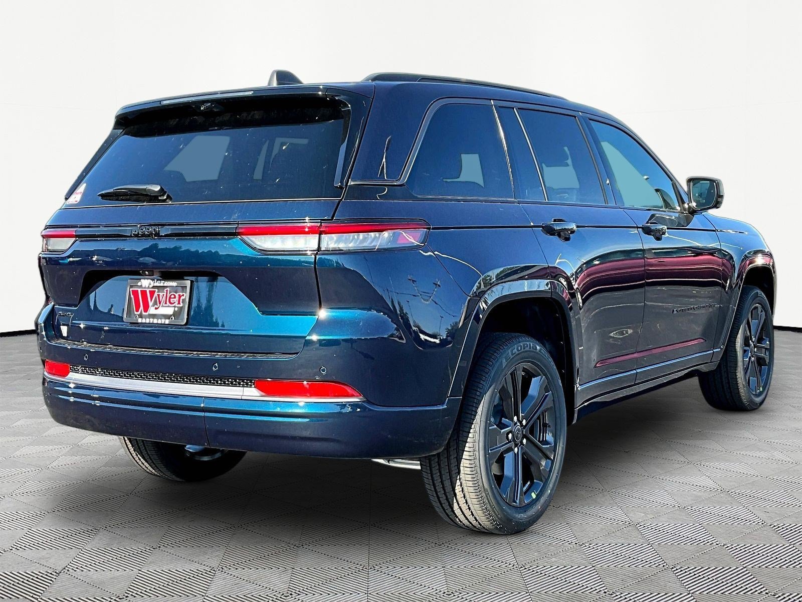 New 2027 Jeep Grand Cherokee Limited AWD/4WD image 7