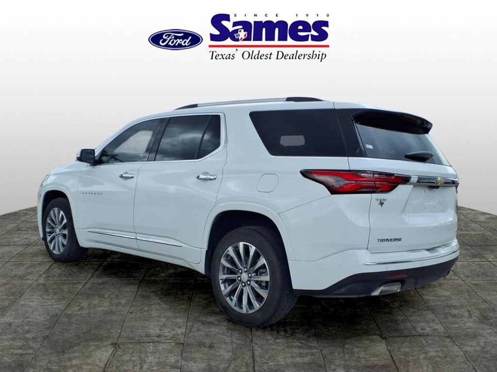 Used 2023 Chevrolet Traverse Premier FWD image 5