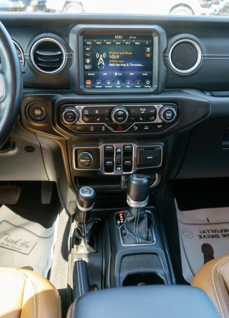 Used 2021 Jeep Gladiator Overland w/ Uconnect 4C Nav & Sound Group AWD/4WD image 15