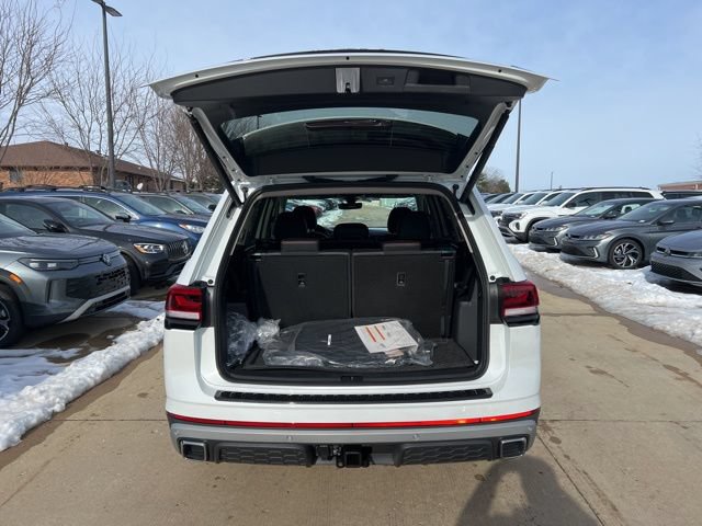 New 2026 Volkswagen Atlas Peak Edition AWD/4WD image 12