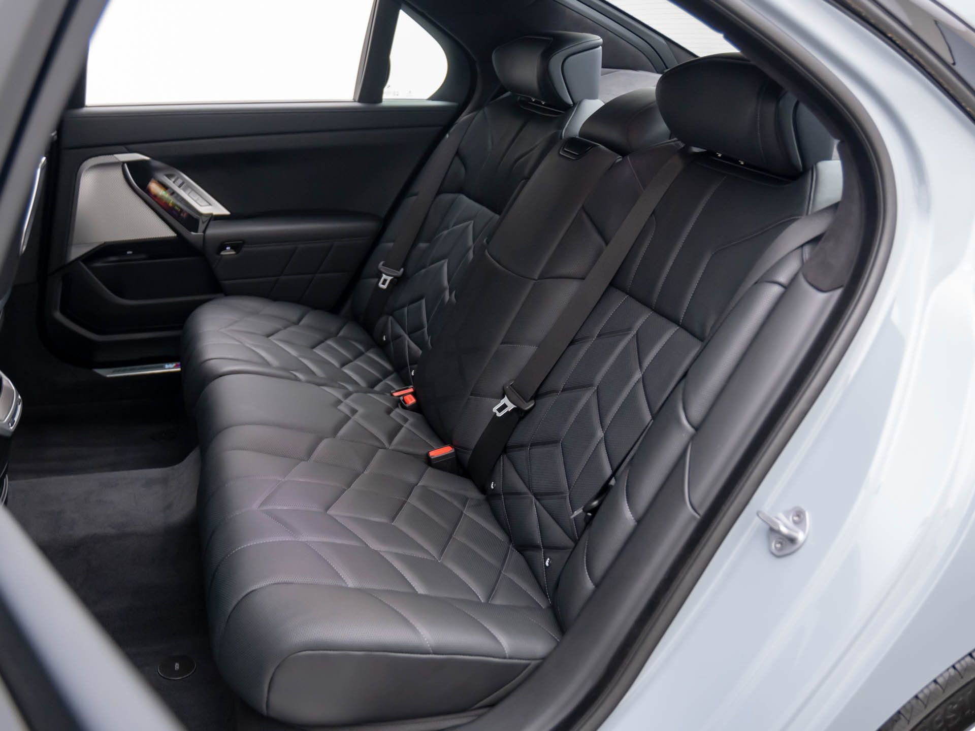 Certified 2025 BMW i7 xDrive60 image 17