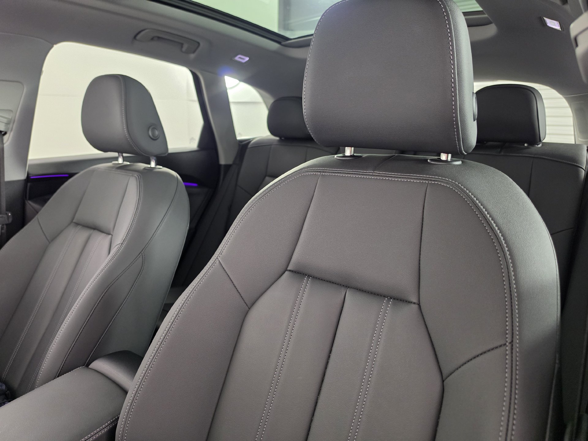 Certified 2025 Audi Q5 Premium w/ Convenience Package AWD/4WD image 5