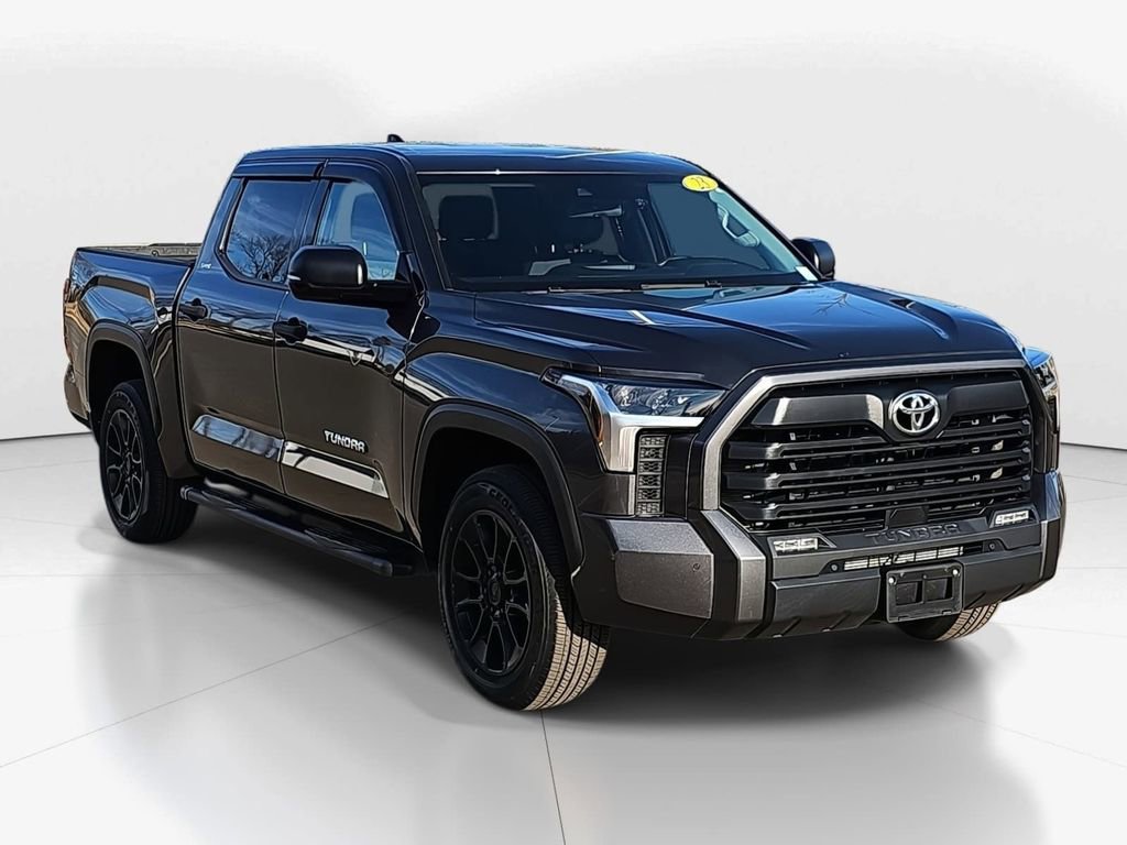Used 2022 Toyota Tundra SR5 w/ SR5 Convenience Package image 1