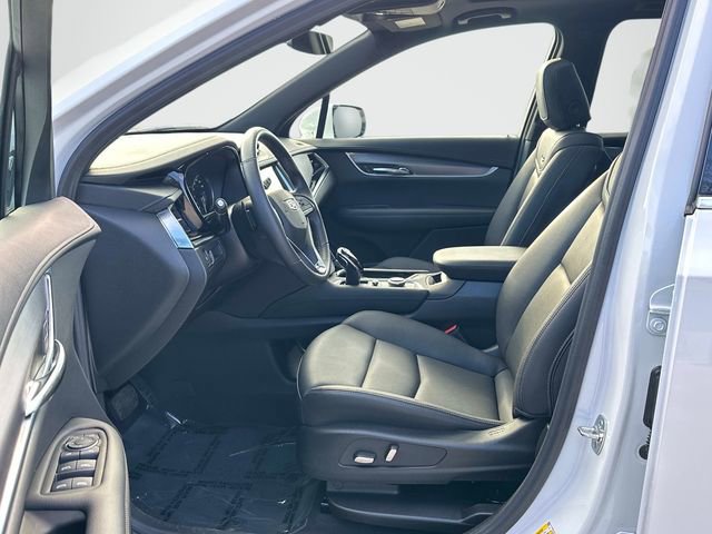 Used 2025 Cadillac XT6 Luxury image 16