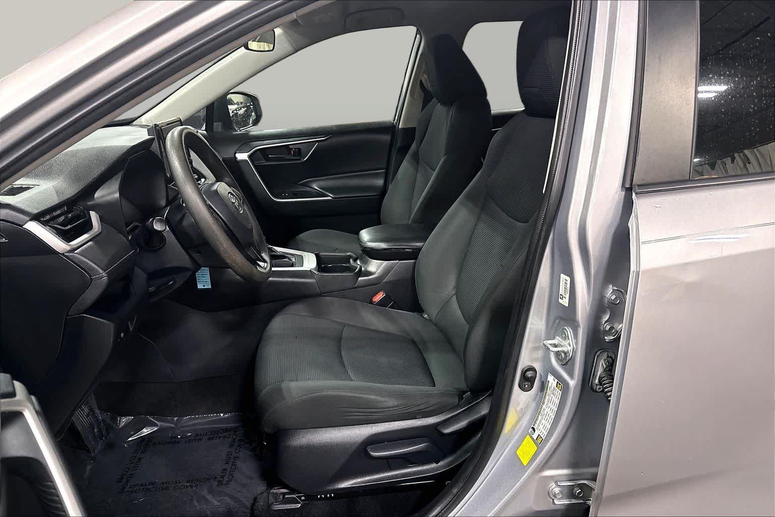 Certified 2021 Toyota RAV4 LE FWD image 8