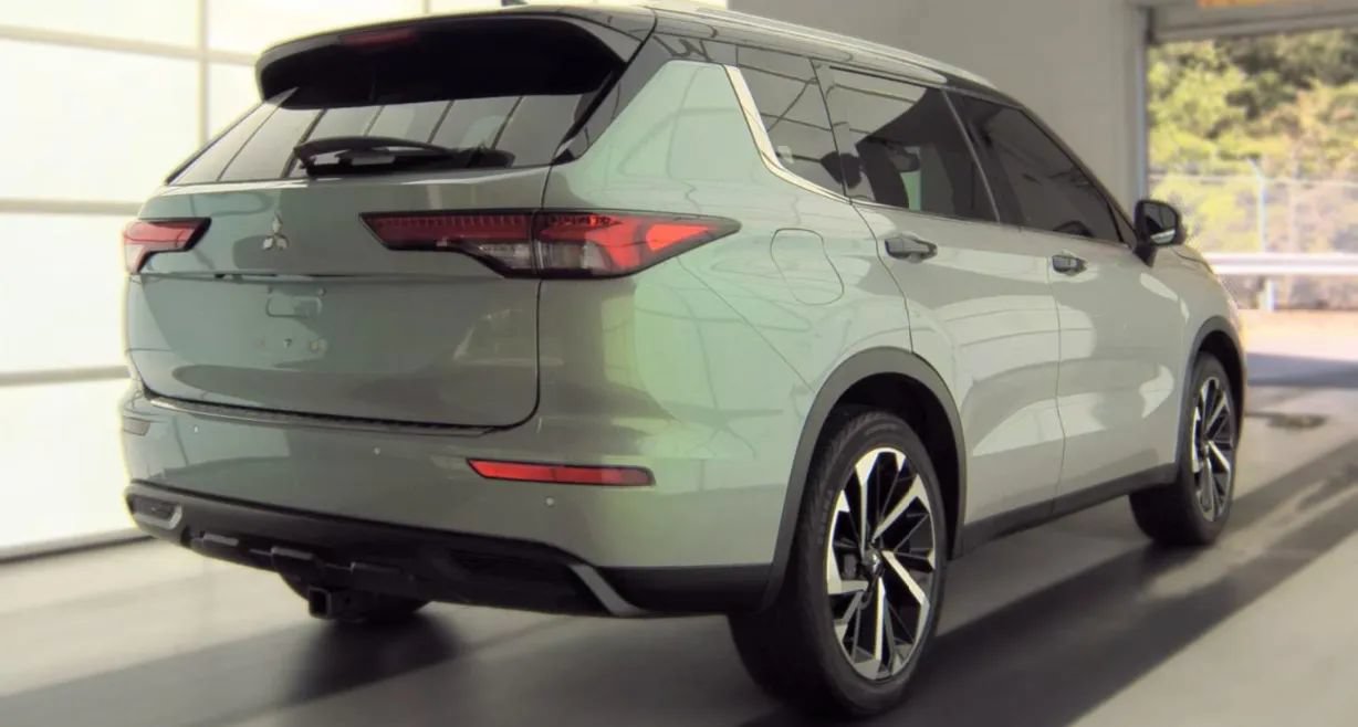Used 2022 Mitsubishi Outlander SEL FWD image 5