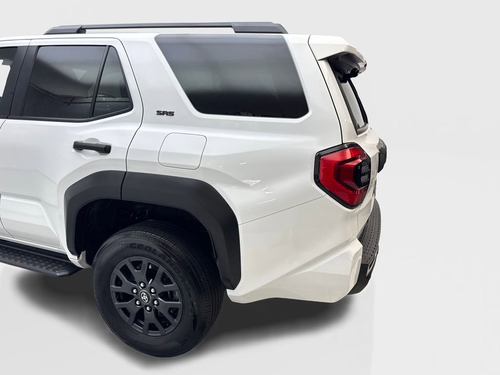 Used 2025 Toyota 4Runner SR5 AWD/4WD image 17