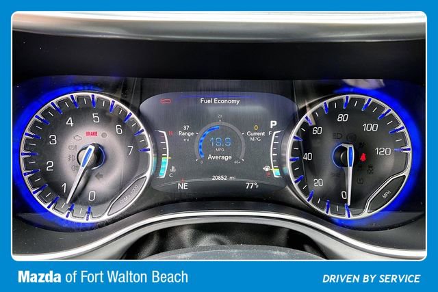 Used 2025 Chrysler Pacifica Limited image 12