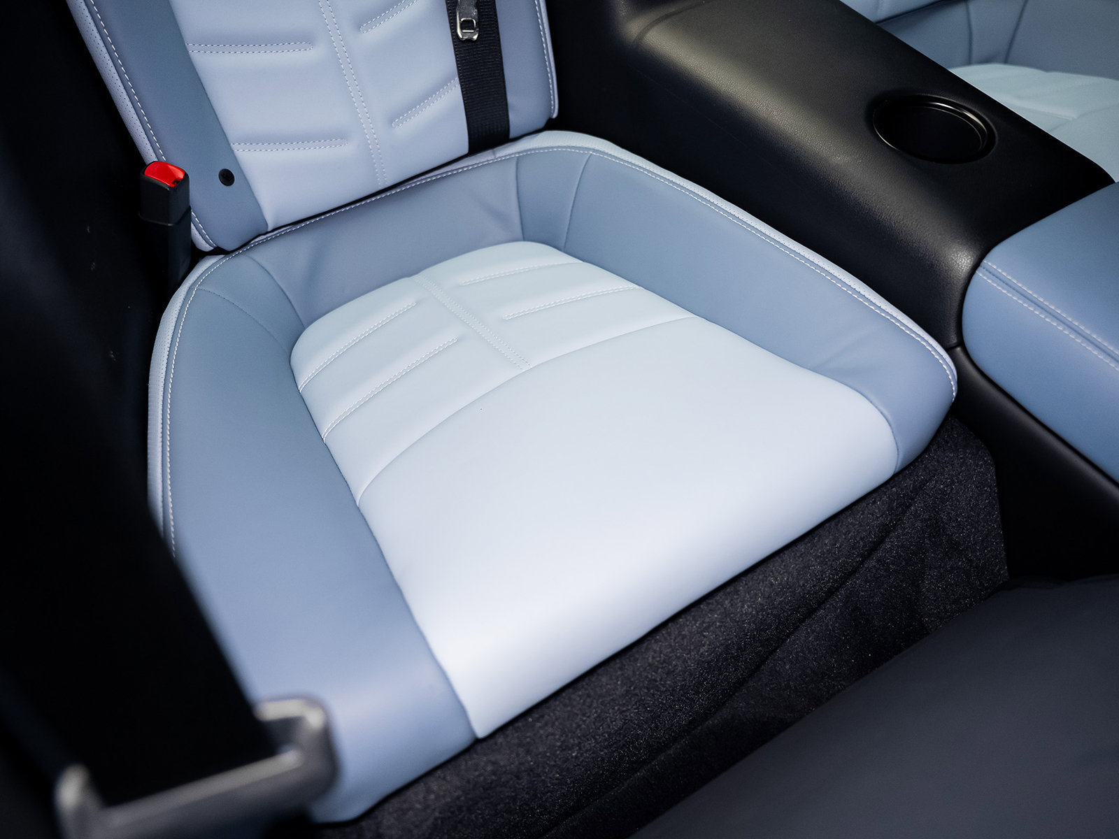 Used 2024 Nissan GT-R AWD/4WD image 38