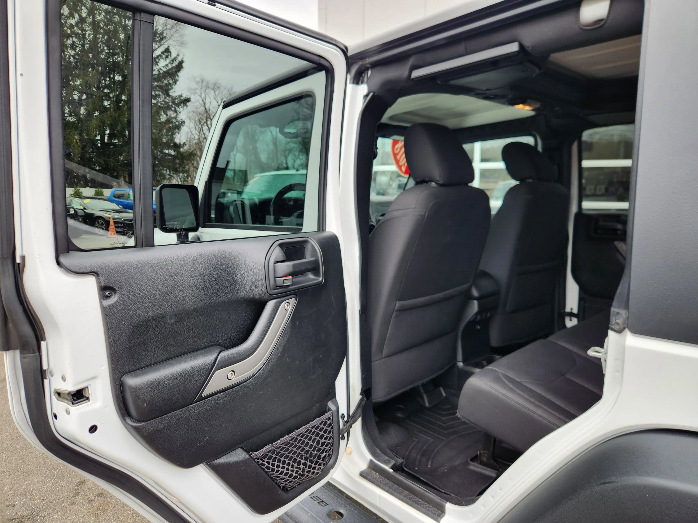 Used 2018 Jeep Wrangler Unlimited Sport S image 35