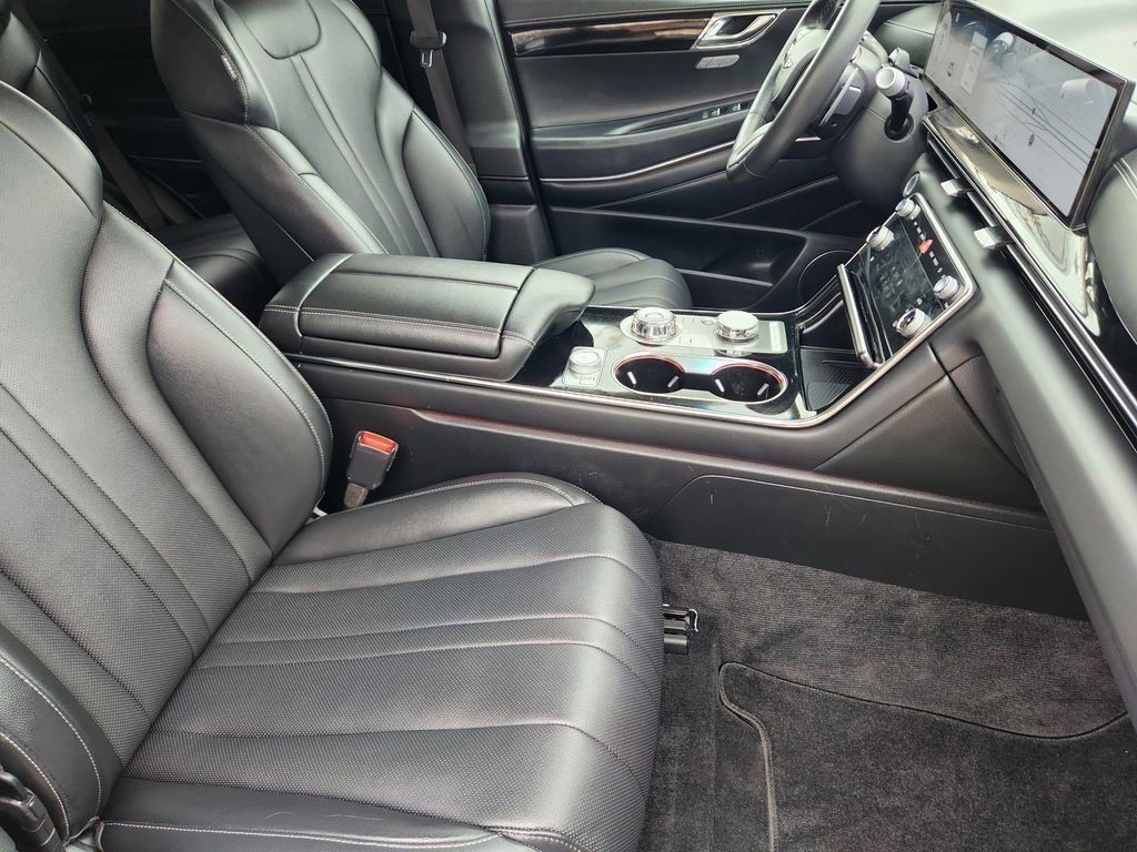 Used 2025 Genesis GV80 2.5T Standard AWD/4WD image 13