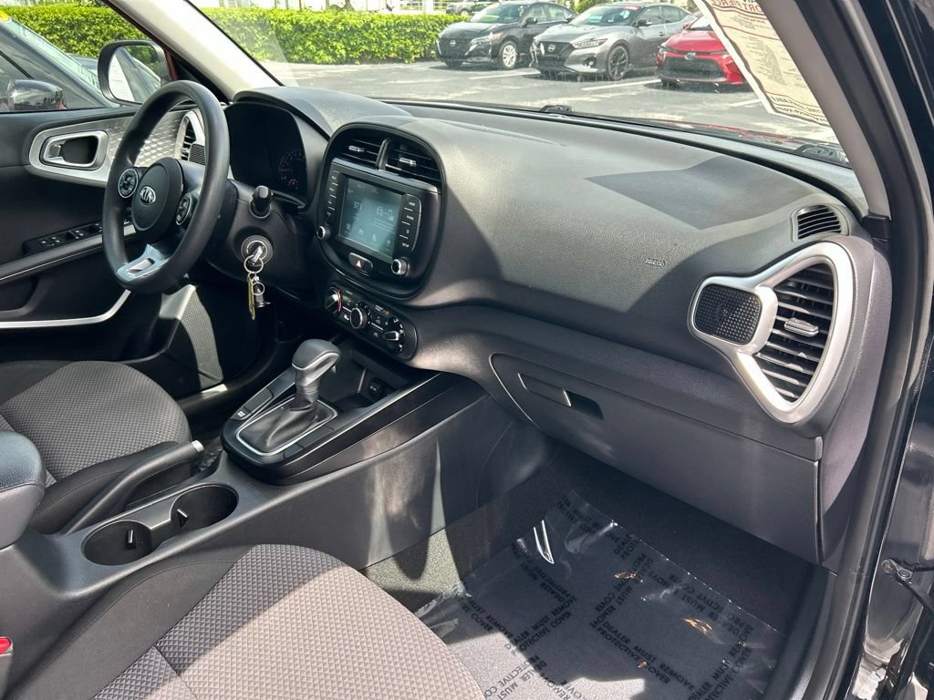 Used 2020 Kia Soul LX FWD image 41