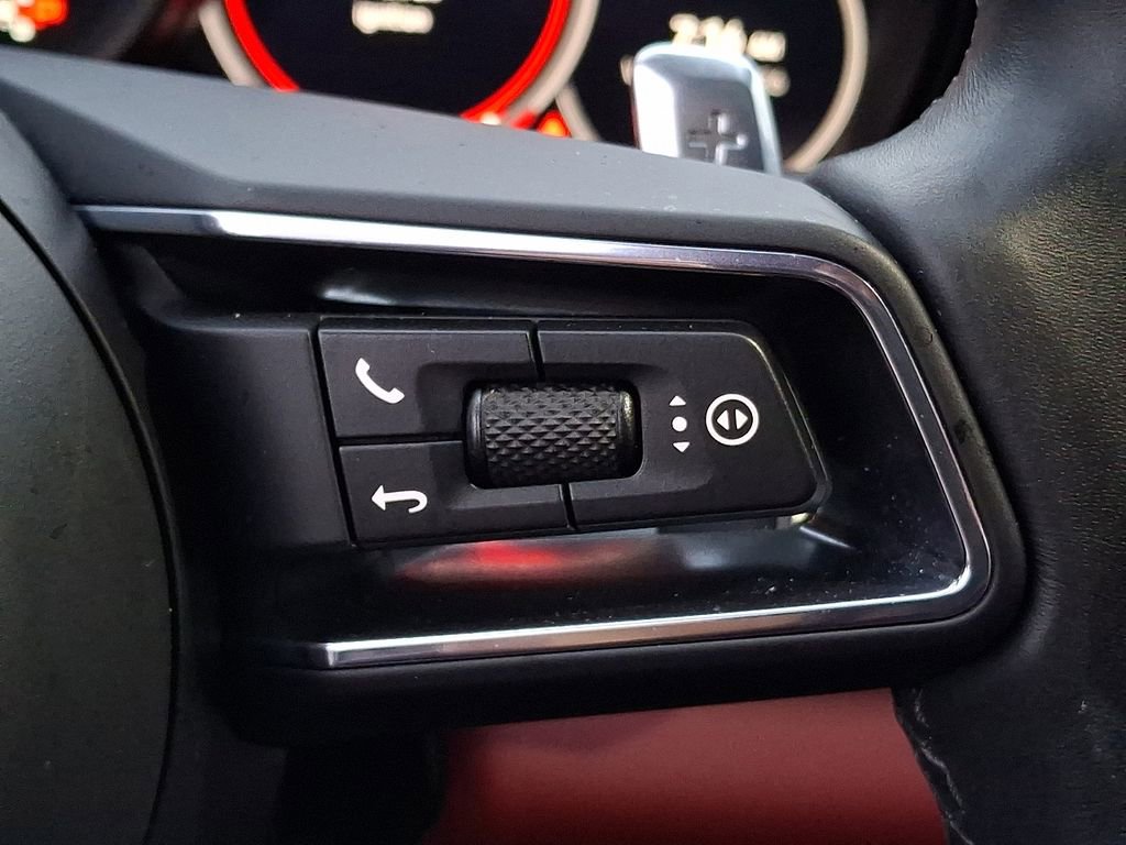 Used 2023 Porsche Panamera 4 w/ Premium Package image 20