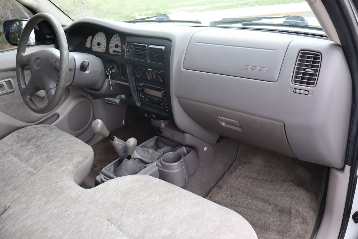 Used 2003 Toyota Tacoma 4x4 Regular Cab image 15