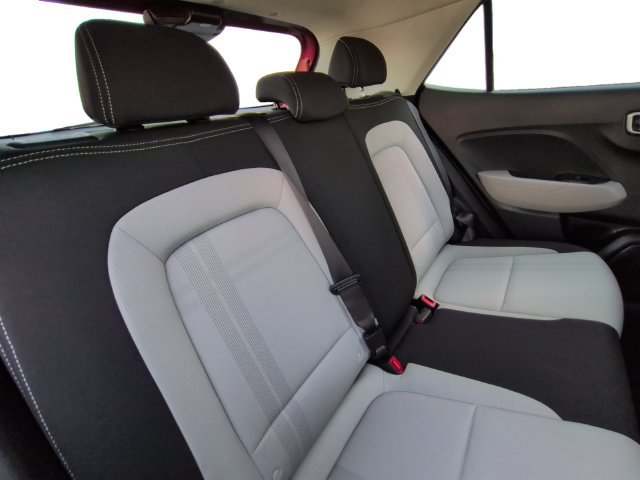 Used 2024 Hyundai Venue SEL FWD image 25