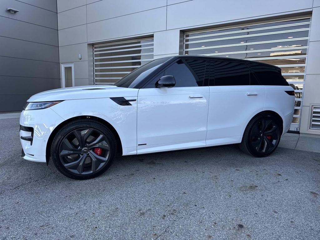 Used 2025 Land Rover Range Rover Sport Autobiography AWD/4WD image 3