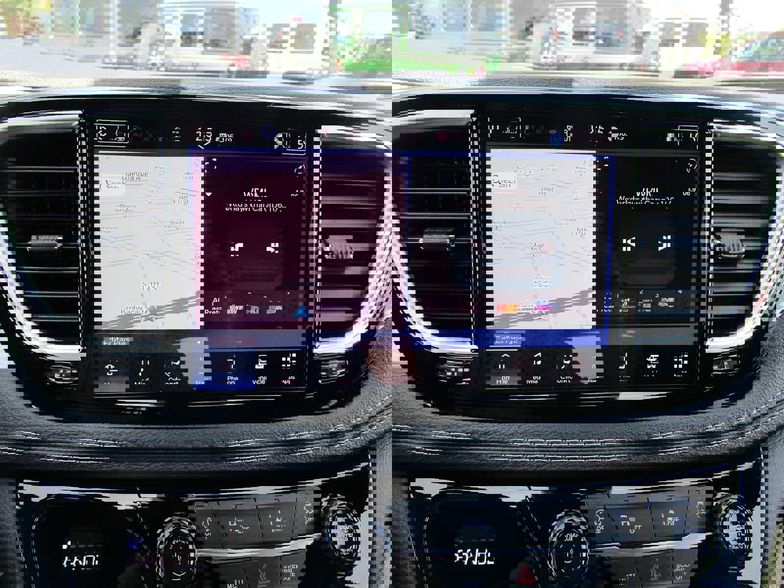 New 2026 Chrysler Pacifica Limited w/ Uconnect Theater Family Group image 42