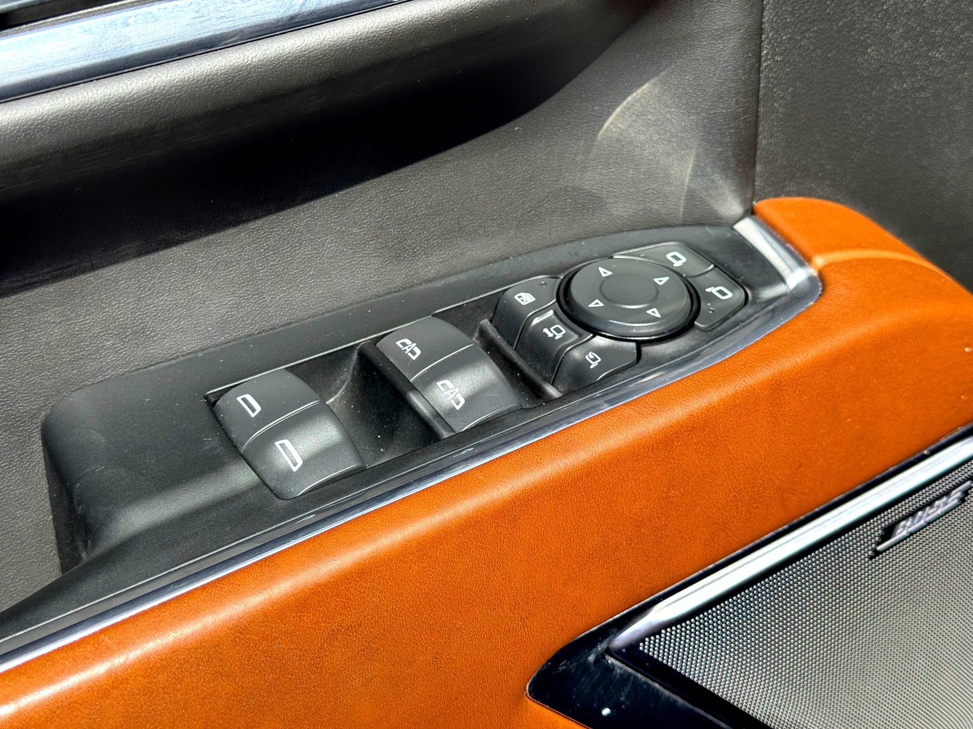 Used 2024 GMC Sierra 2500 Denali Ultimate image 17