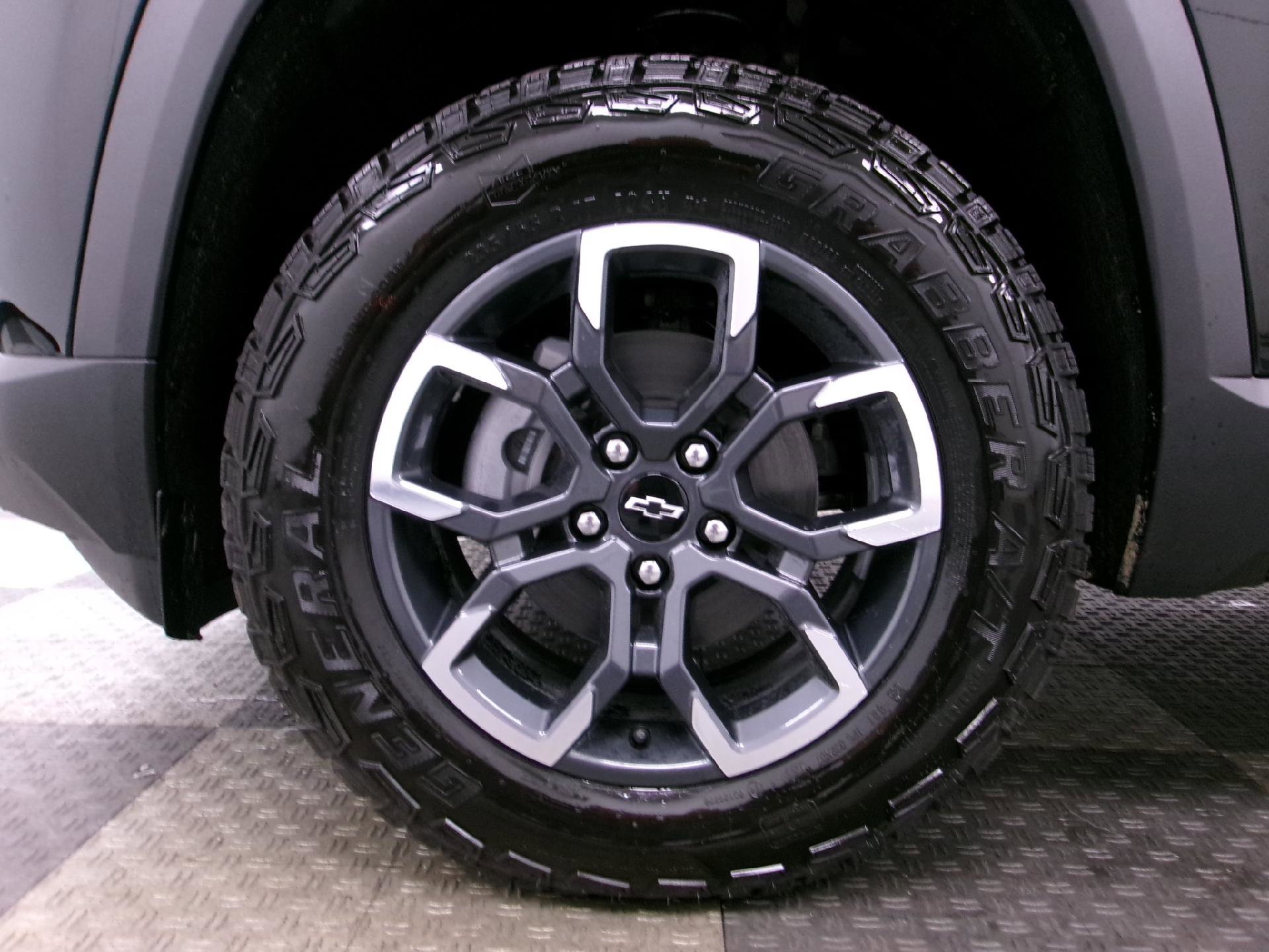 New 2026 Chevrolet Equinox ACTIV w/ Convenience Package III image 16