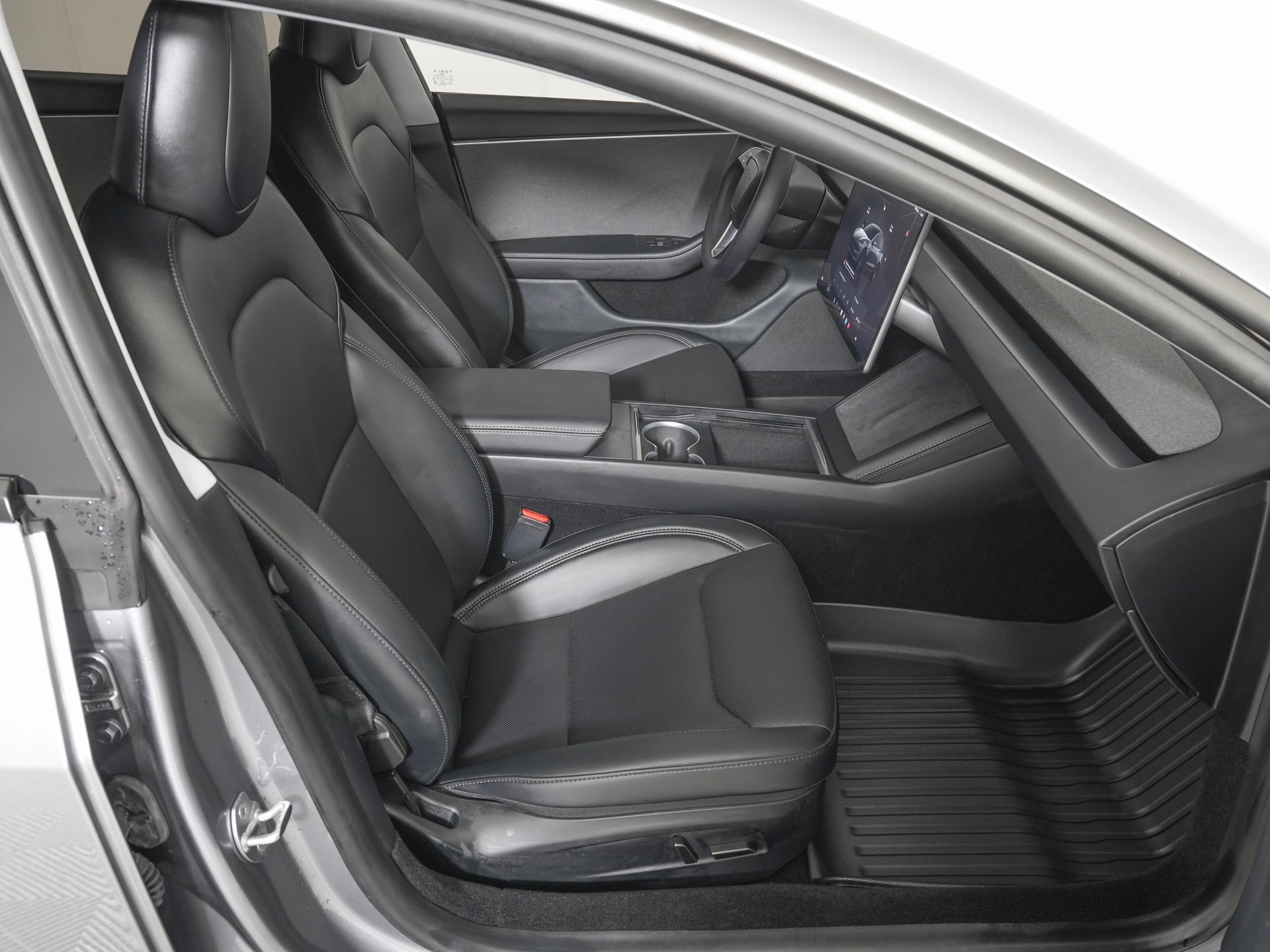 Used 2025 Tesla Model 3 Long Range image 9