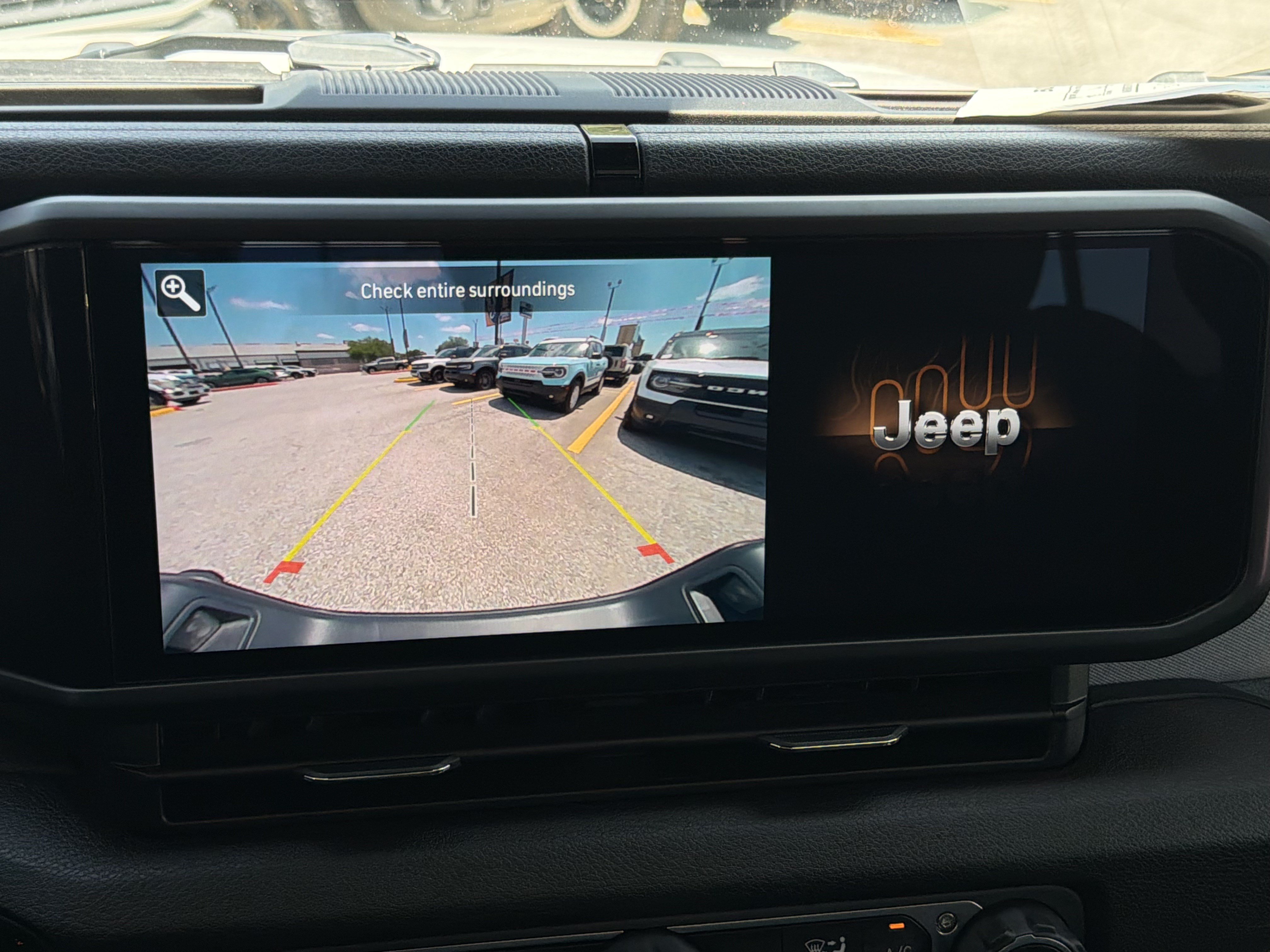 Used 2024 Jeep Gladiator Sport AWD/4WD image 23