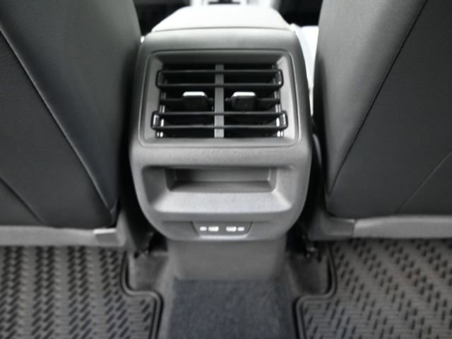 New 2026 Volkswagen Tiguan SE image 24