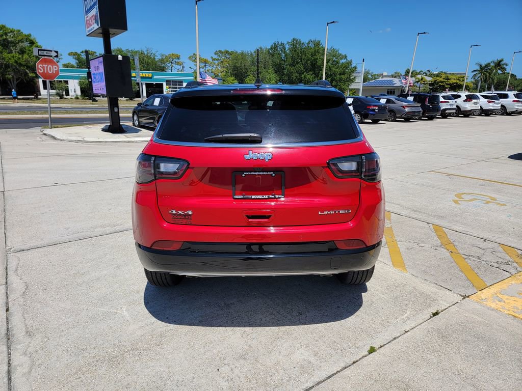 Used 2023 Jeep Compass Limited w/ Elite Group AWD/4WD image 4