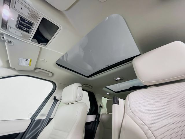 Used 2024 Land Rover Discovery S image 25