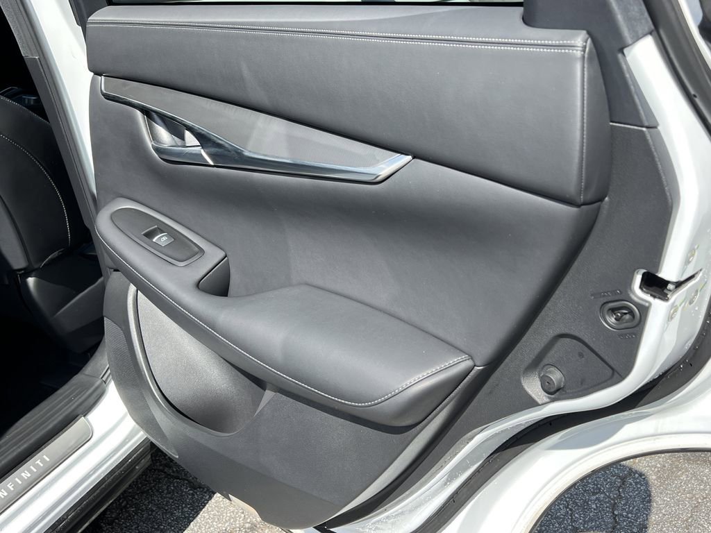 Used 2025 INFINITI QX50 Luxe image 14