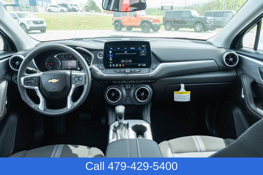 Used 2025 Chevrolet Blazer LT image 31