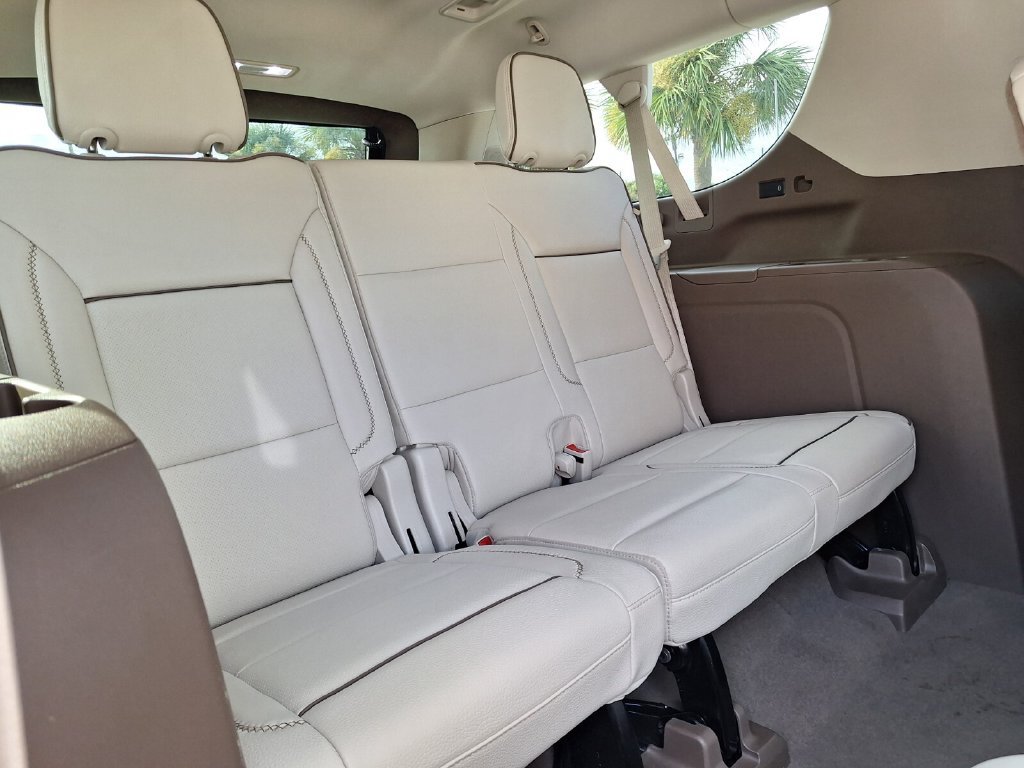 Used 2023 GMC Yukon XL Denali w/ Denali Reserve Package RWD image 34