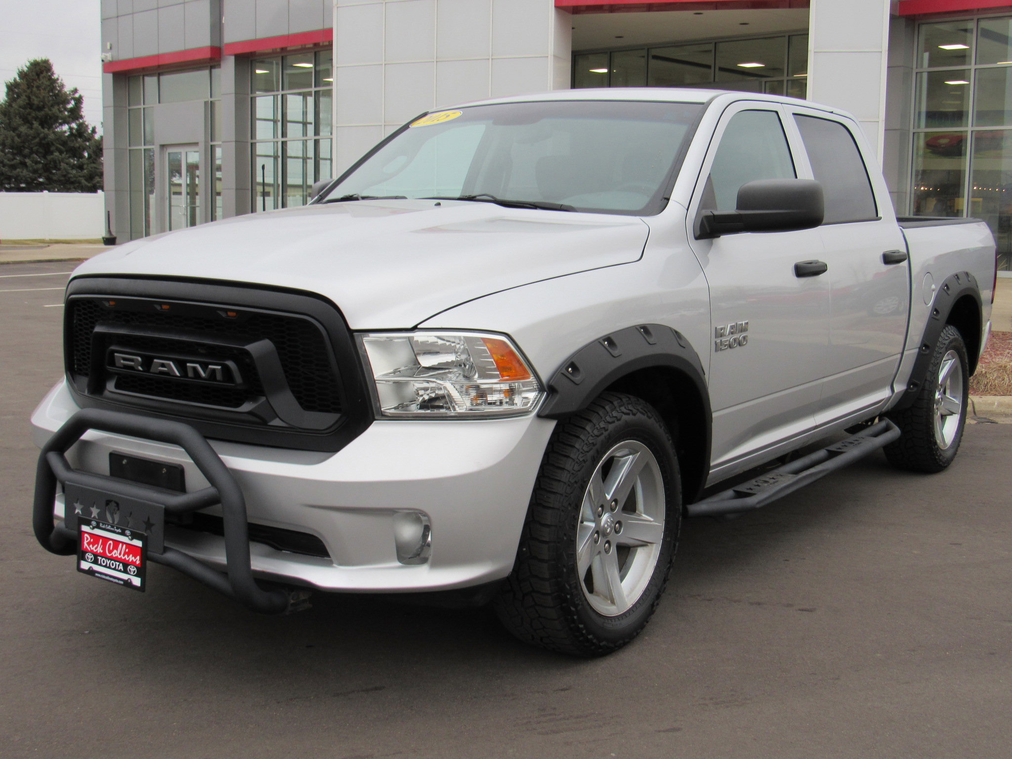Used 2015 RAM 1500 Express image 2