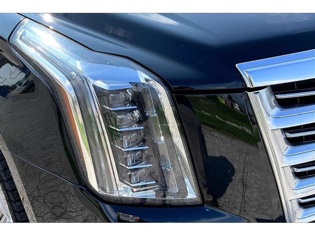 Used 2019 Cadillac Escalade ESV Platinum AWD/4WD image 53